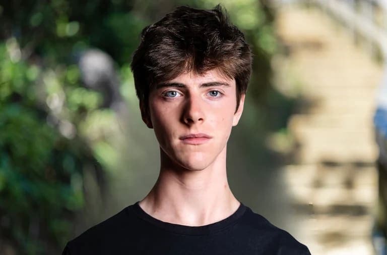 Connor, Editor